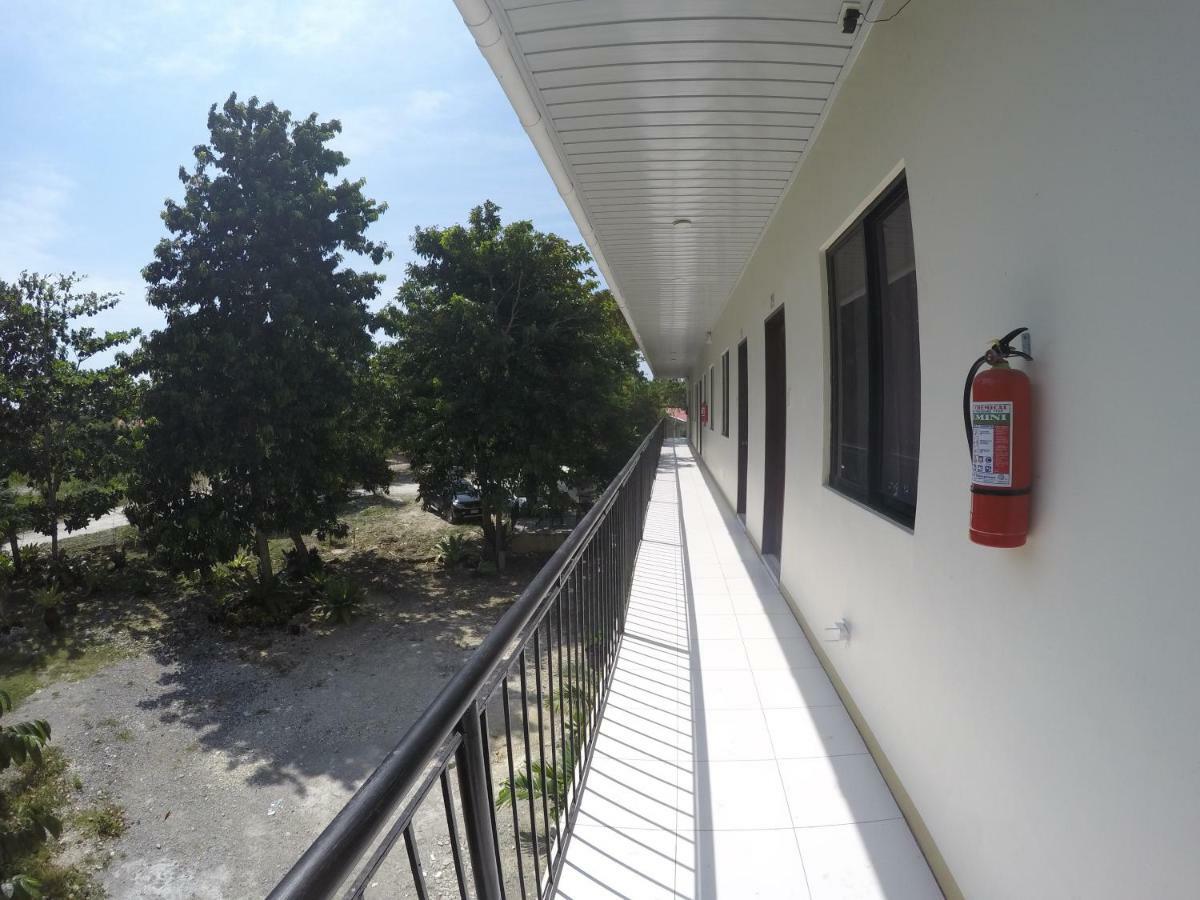 Reddoorz Premium @ Napaling Point Tangnan Hotel Exterior foto